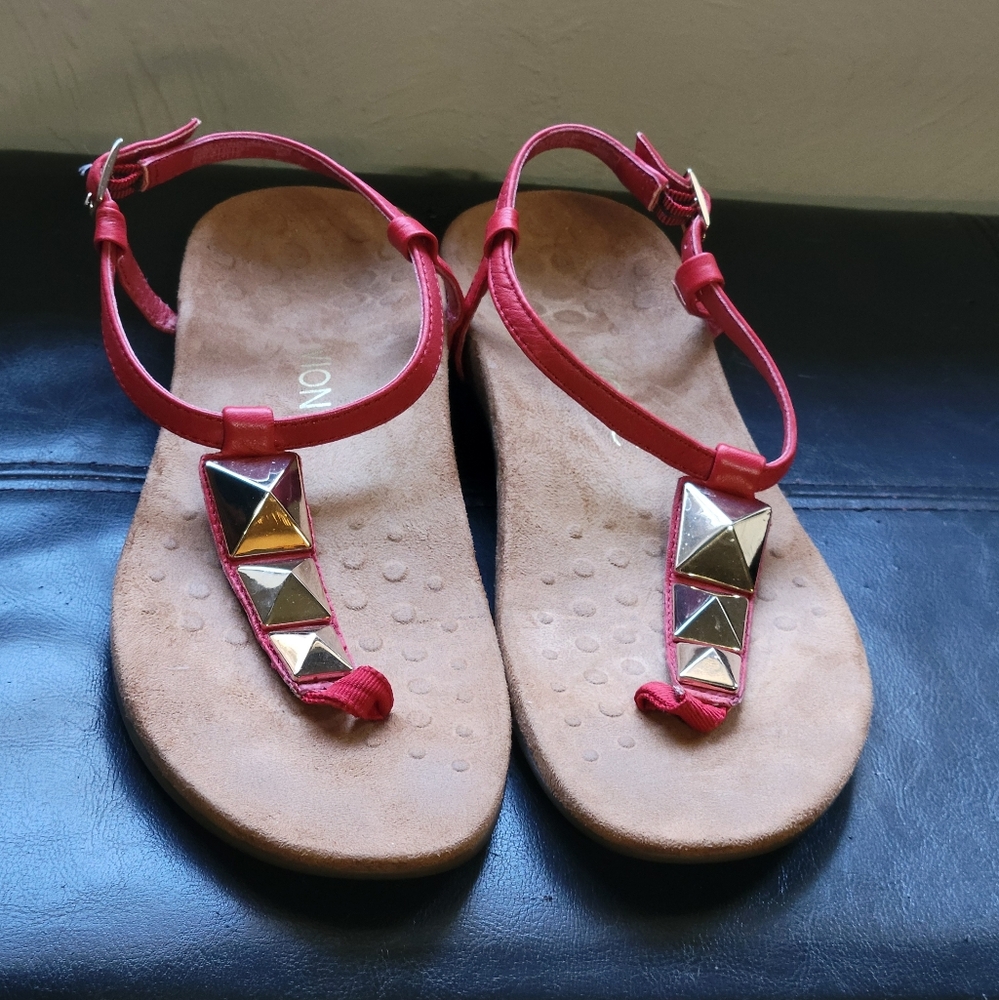 Vionic Womens Nala Sandals, Red